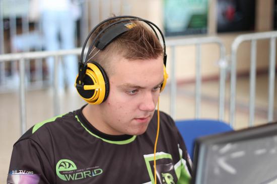 每个人都在努力！Aiming Kuchi在对线Tianbengnan， Hanwha Life Esports 压制所有线路赢得第四场比赛